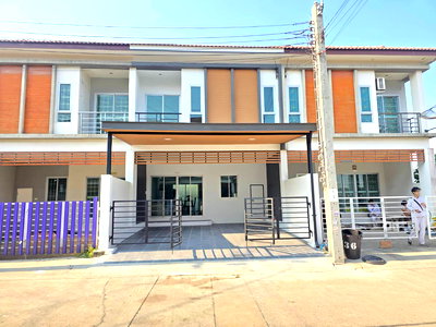ทาวน์โฮม กรุงเทพมหานคร : ทาวน์โฮม 2 ชั้น หมู่บ้านราชพฤกษ์ สุวรรณภูมิ–ลาดกระบัง เฟส 2 ซอยฉลองกรุง 61 ใกล้สนามบินสุวรรณภูมิ รีโนเวทใหม่ มีเฟอร์นิเจอร์