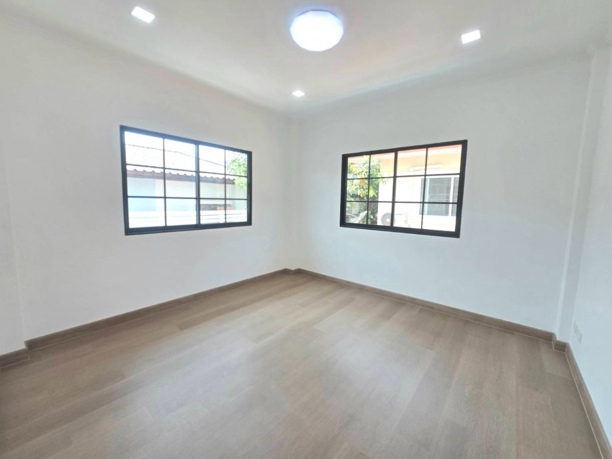 รูป บ้านเดี่ยวหลังมุมใน ตกแต่งรีโนเวทใหม่ หมู่บ้านเอกกวิน ถนนเลียบคลองสอง4 ทำเลดี ฟังก์ชั่นบ้านดีมาก - รูปที่ 37/43