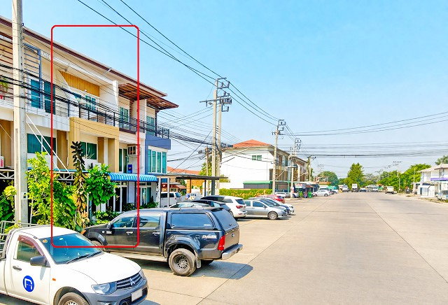 รูป ถ.บ้านกล้วย-ไทรน้อย ตลาดมณวดี ตลาดหมู่บ้านบัวทอง 500 ม.พิมลราช MRTคลองบางไผ่ อาคาร 2 ชั้นครึ่ง หลังมุม 2-3นอน 2น้ำ 18ตร.วา. 160ตร.ม. - รูปที่ 2/8