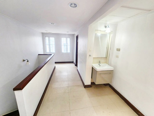 รูป รีโนเวทใหม่ สวยงาม 1 นอน 2 น้ำ ใกล้MRT วัดมังกร 600 ม.ริมถนนเยาวราช อาคารพาณิชย์ 2.5 ชั้น 20 ตร.วา.ทำเลค้าขายชั้นนำ ใจกลางเยาวราช - รูปที่ 3/8