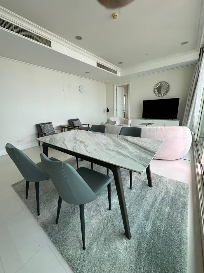 picture Royce Private Residence 2Bedroom For Rent - 39/43
