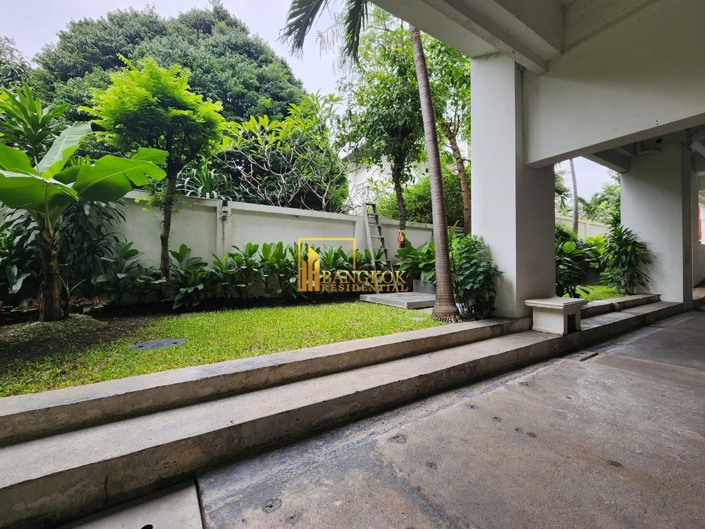 รูป Renovated 3 Bedroom Luxury Apartment For Rent in Asoke - BR20929AP - รูปที่ 45/48