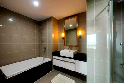 Condos for sale : ⚡ Hot Deal Condo for Sale | Ratchada | Well-Priced Unit in Great Location | Near MRT Thailand Cultural Centre | 12,990,000 THB -  LTH14957