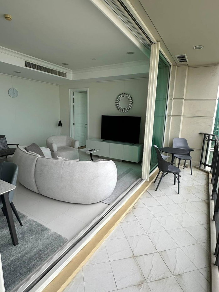 picture Royce Private Residence 2Bedroom For Rent - 41/43