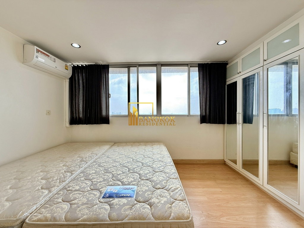 picture Tai Ping Tower | Affordable 3 Bedroom Condo in Ekkamai - BR4448CD  - 7/28