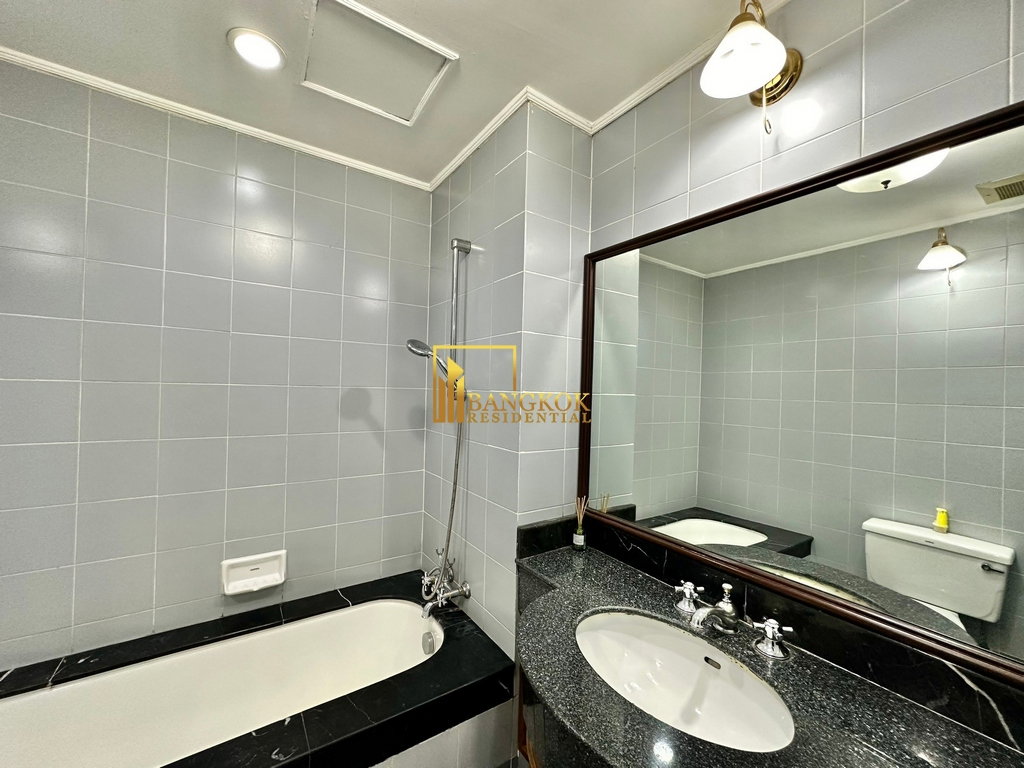 รูป Le Raffine 24 | Exquisite 4 Bedroom Duplex Condo in Phrom Phong - BR18619CD - รูปที่ 25/55