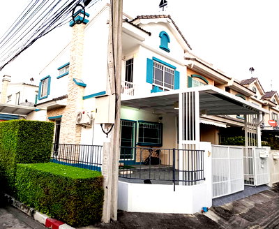 ทาวน์โฮม นนทบุรี : ขายทาวน์เฮ้าส์พร้อมกิจการนวดในหมู่บ้านอินดี้ บางใหญ่