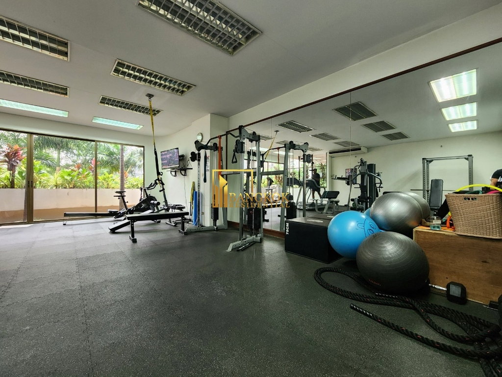รูป Renovated 3 Bedroom Luxury Apartment For Rent in Asoke - BR20929AP - รูปที่ 42/48