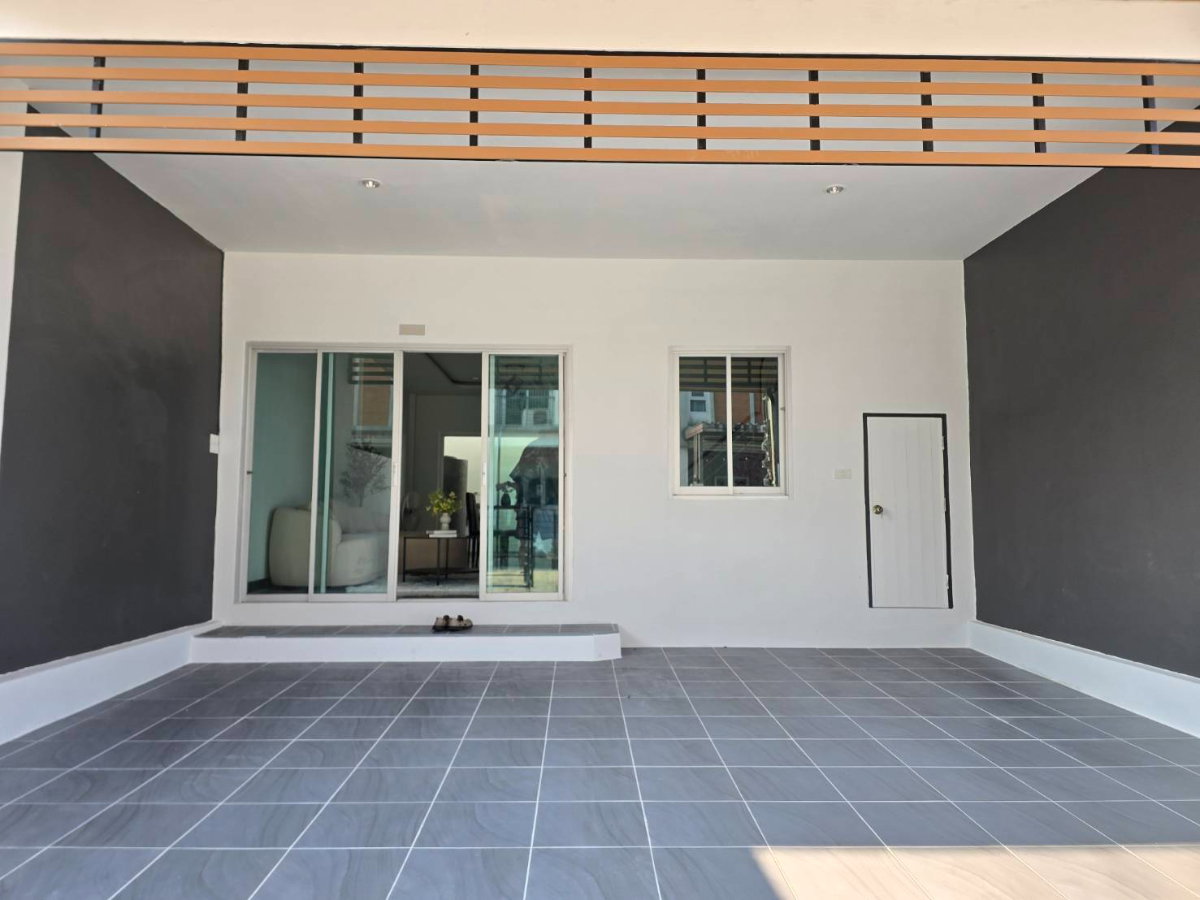 รูป ทาวน์โฮม 2 ชั้น หมู่บ้านราชพฤกษ์ สุวรรณภูมิ–ลาดกระบัง เฟส 2 ซอยฉลองกรุง 61 ใกล้สนามบินสุวรรณภูมิ รีโนเวทใหม่ มีเฟอร์นิเจอร์ - รูปที่ 4/36