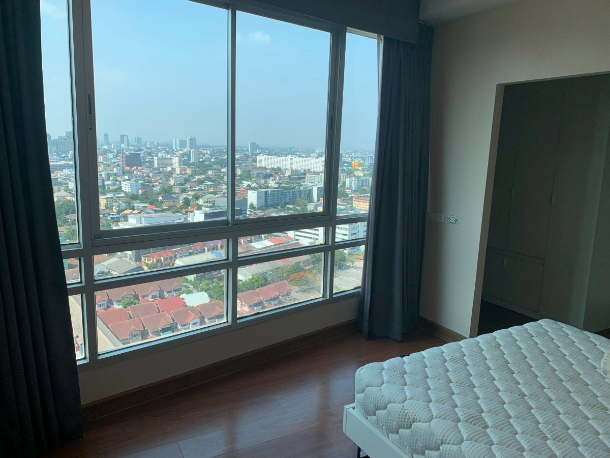 picture ðĨUrgent! Spacious High Floor Unit Near MRT Ladprao Only 13,500 THB Great Value Ready to Move In - 6/10