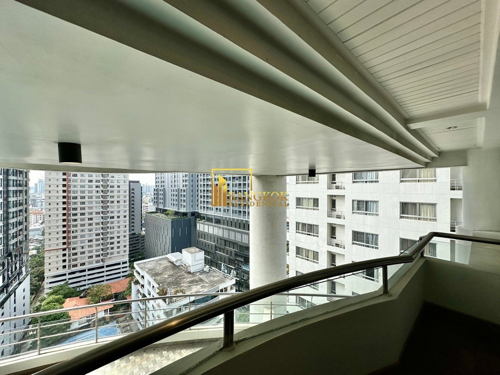 รูป Le Raffine 24 | Exquisite 4 Bedroom Duplex Condo in Phrom Phong - BR18619CD - รูปที่ 35/55