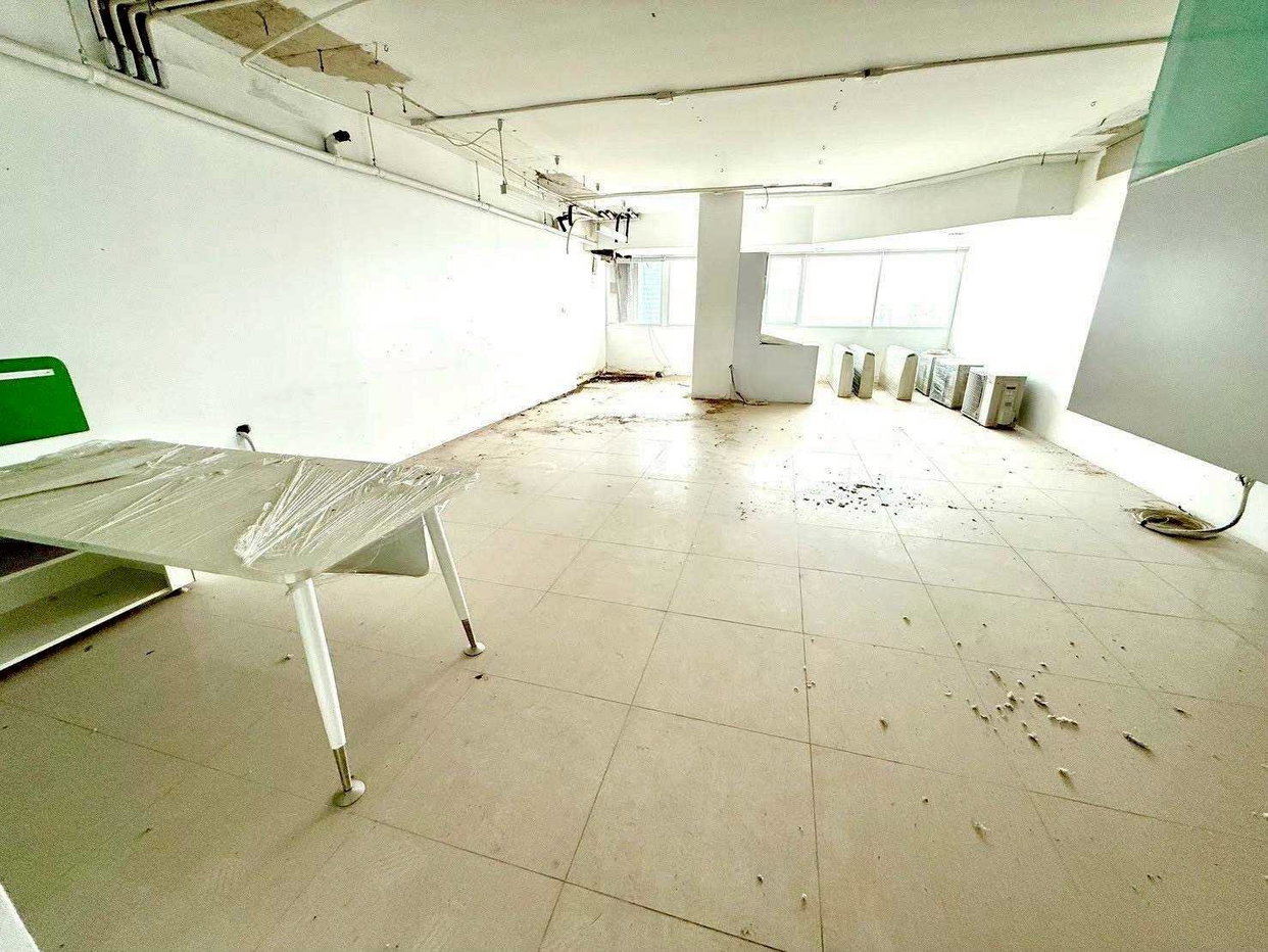 picture Spacious Condo for Sale Ratchada | Family Home Best Value | Near MRT Thailand Cultural Centre | 13,900,000 THB | คอนโดขนาดใหญ่ขาย รัชดา เหมาะสำหรับครอบครัว คุ้มค่า ใกล้ MRT ศูนย์วัฒนธรรมแห่งประเทศไทย 13,900,000 บาท – LTH14958 - 3/5