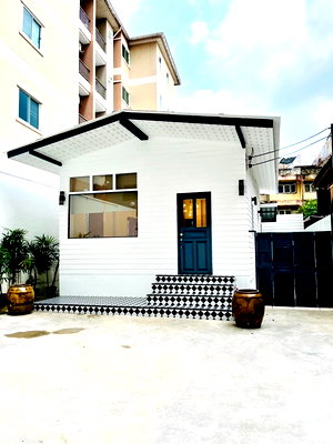 เช่าบ้านเดี่ยว วิทยาลัยพยาบาลเซนต์หลุยส์ : ให้เช่า 1 นอน 1 น้ำโรบินสัน บางรัก บ้านชั้นเดียว รพ.เซนต์หลุยส์ 900 ม. ใกล้ BTSสุรศักดิ์ 800 ม. 80 ตร.วา. 240 ตร.ม.