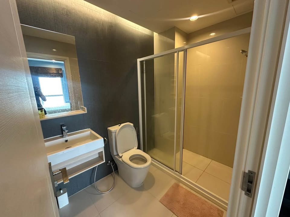 รูป ⚡ ห้อง Rare Unit! The Key Sathorn - Charoenrat ชั้นสูง วิวเมือง ห้องใหญ่ ในราคาสุดคั้ม เพียง 13,500/เดือน - รูปที่ 8/9