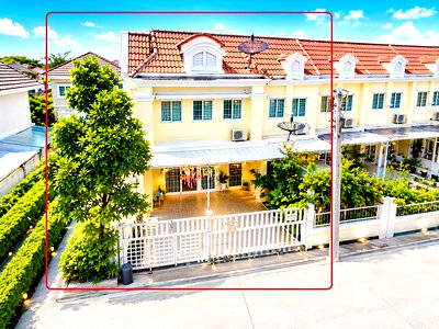 เช่าทาวน์โฮม เดอะ คริสตัล : นวมินทร์ 161-165 เลียบด่วนรามอินทรา ทาวน์โฮม 2 ชั้น หลังมุม กว้าง 5.5 เมตร 3นอน นวลจันทร์54-58 2 น้ำ 32ตร.วา.380 ตร.ม. พร้อมเฟอร์ฯ