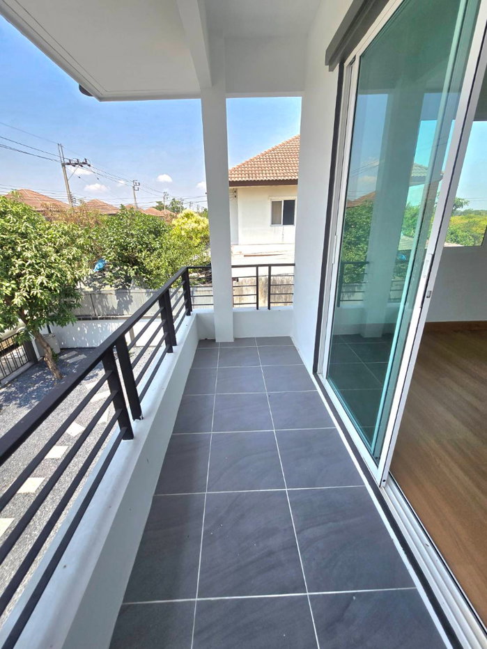 รูป บ้านเดี่ยวหลังใหญ่ กว้างมาก รีโนเวทใหม่ หมู่บ้าน The Extenso 2 (ดิ เอ็กซ์เทนโซ) ประชาสำราญ-หนองจอก แต่งเฟอร์นิเจอร์สวย พร้อมอยู่ - รูปที่ 36/44