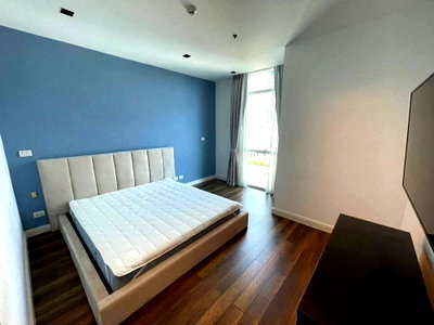 Condos for rent : For rent: Athenee Residence, a premium luxury condominium in the heart of the city.