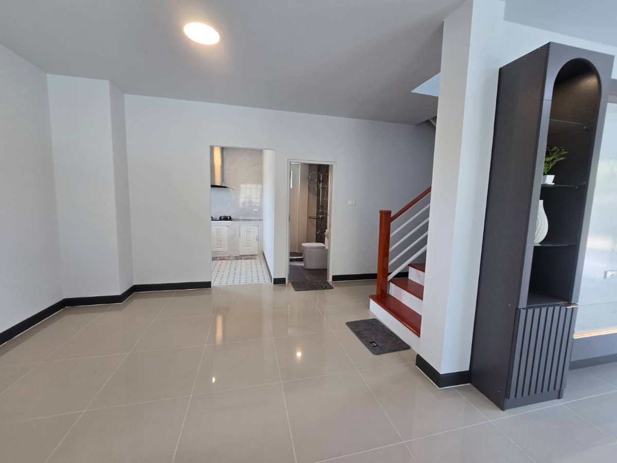 รูป บ้านเดี่ยวหลังใหญ่ กว้างมาก รีโนเวทใหม่ หมู่บ้าน The Extenso 2 (ดิ เอ็กซ์เทนโซ) ประชาสำราญ-หนองจอก แต่งเฟอร์นิเจอร์สวย พร้อมอยู่ - รูปที่ 25/44