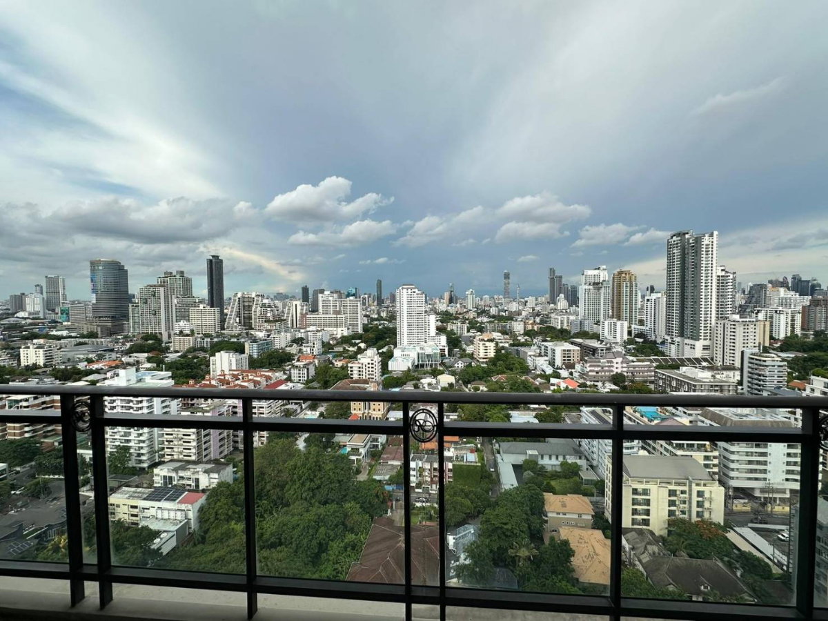 picture Royce Private Residence 2Bedroom For Rent - 4/43