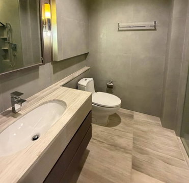 💼 Luxury Condo for Sale | Sathorn | Perfect Home for City Professionals | Near BTS Surasak | 22,900,000 THB -; LTH14965