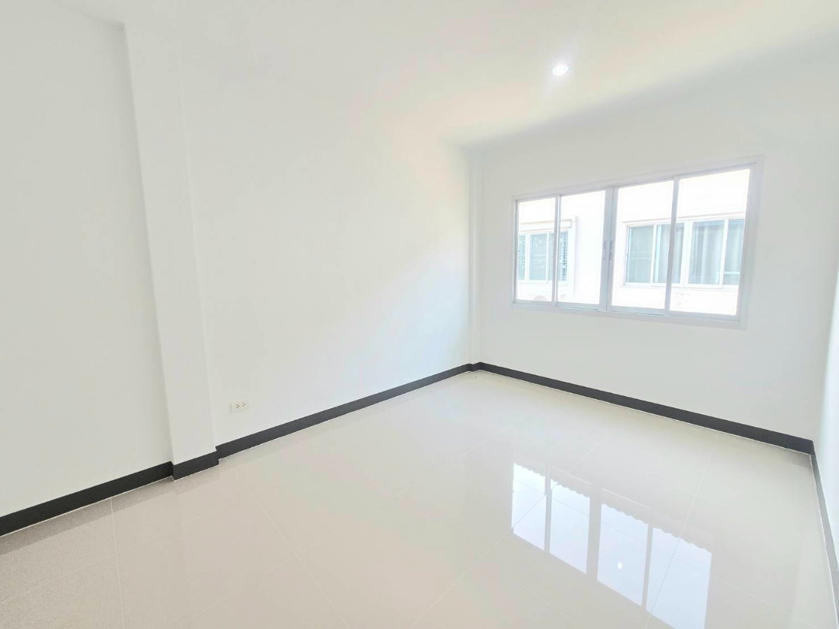 รูป ทาวน์โฮม 2 ชั้น หมู่บ้านราชพฤกษ์ สุวรรณภูมิ–ลาดกระบัง เฟส 2 ซอยฉลองกรุง 61 ใกล้สนามบินสุวรรณภูมิ รีโนเวทใหม่ มีเฟอร์นิเจอร์ - รูปที่ 31/36