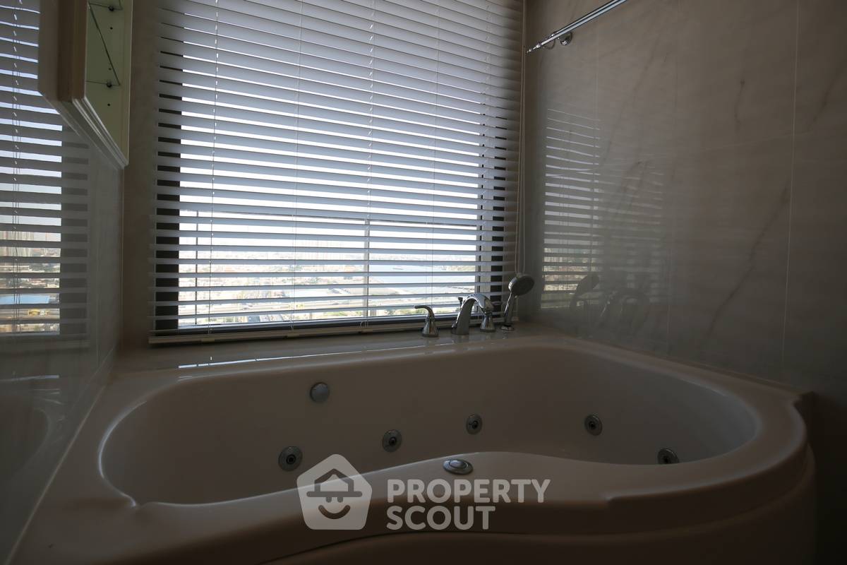 picture 3-BR Condo at Star View close to Phra Ram 3 (ID 465581) - 17/49