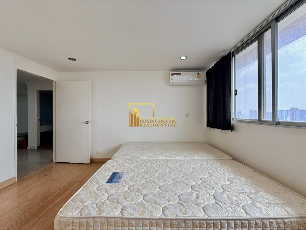 picture Tai Ping Tower | Affordable 3 Bedroom Condo in Ekkamai - BR4448CD  - 9/28