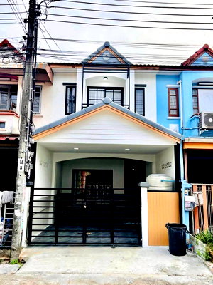 ทาวน์โฮม กรุงเทพมหานคร : ทาวน์เฮาส์ 2 ชั้น หมู่บ้านเคซี.รามอินทรา 2 ซอย6 หทัยราษฎร์36 ทำเลดี ค้าขายได้  พื้นที่กว้างขวาง เฟอร์นิเจอร์พร้อมอยูา