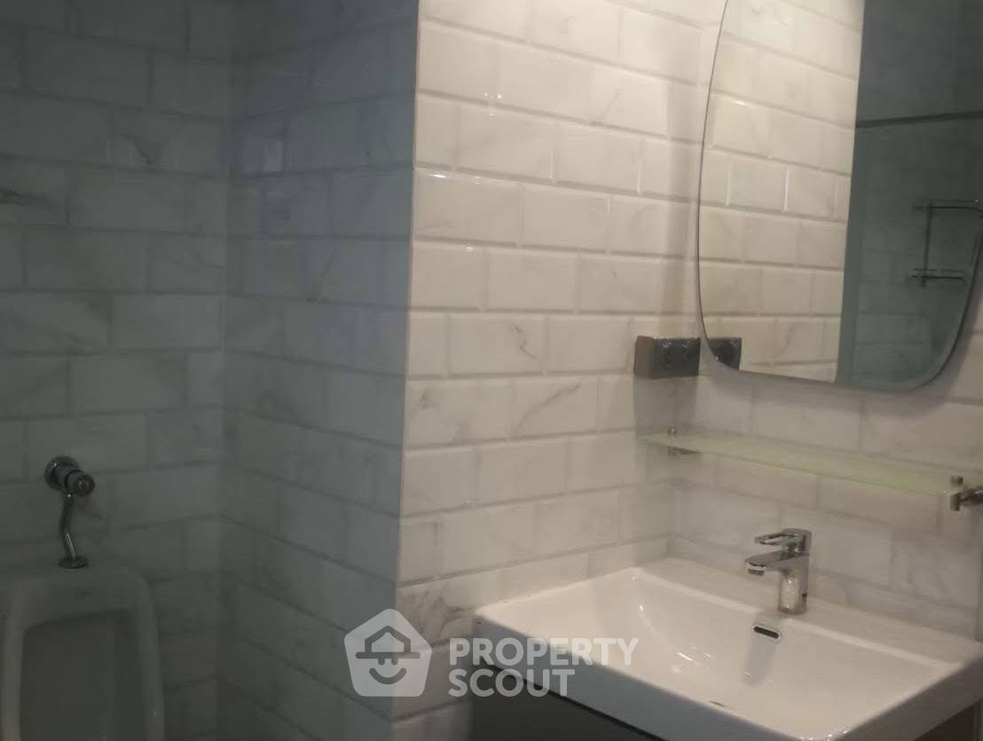 picture 3-BR Condo at Pathumwan Place Condominium near BTS National Stadium (ID 2799813) - 14/15