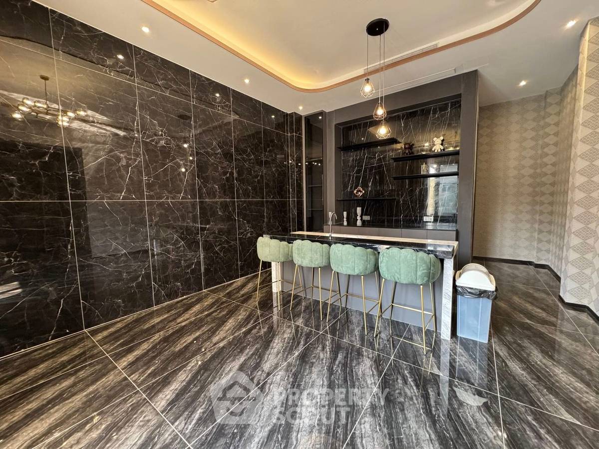 รูป บ้าน 6-ห้องนอน ใกล้ เมืองพัทยา (ID 2799991) - รูปที่ 10/27