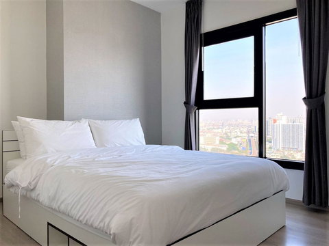 For Rent : The Base Phetkasem (2bed) 44.87 sq.m. 20,000 THB Tel. 0924235675 Cate