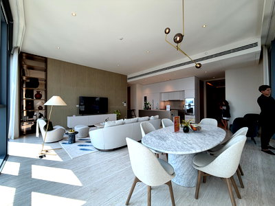 Condos for sale Chulalongkorn University : Scope Langsuan: Fully Furnished 2 Bedroom 2 Bathroom  Special Offer 99 MB. 
