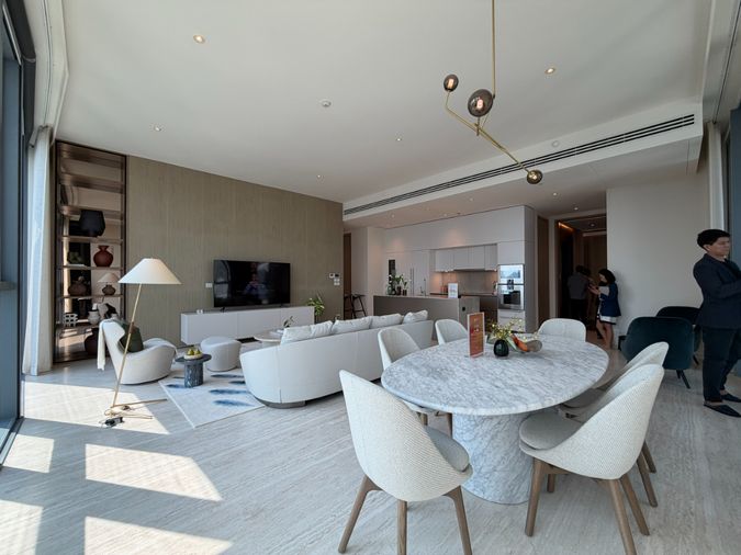 Scope Langsuan: Fully Furnished 2 Bedroom 2 Bathroom Special Offer 99 MB. 