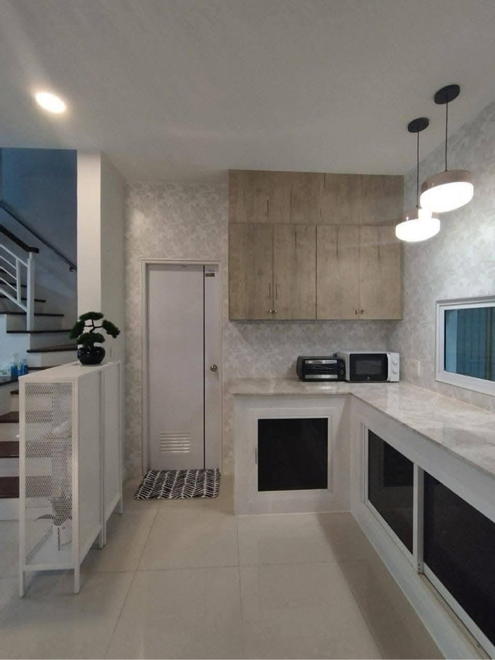 รูป 🔥🔥 ให้เช่า 40,000 บาท | ทาวน์โฮมโมเดิร์น ใกล้ MRT ทำเลดีมาก! 🔥🔥 ทักด่วนนะคะไปเร็วมาก  📍 Town Avenue ศรีนครินทร์  - รูปที่ 12/24