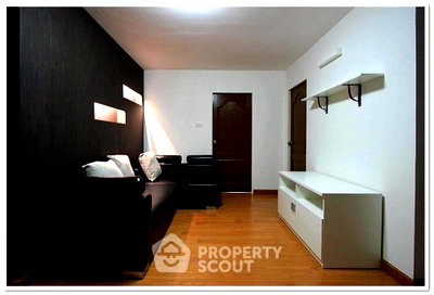 Condos for rent : 2-BR Condo at Chateau In Town Ratchada 17 near MRT Sutthisan (ID 2638731)
