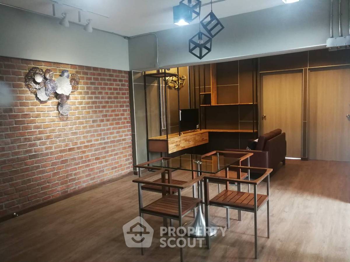 picture 3-BR Condo at Pathumwan Place Condominium near BTS National Stadium (ID 2802177) - 1/16