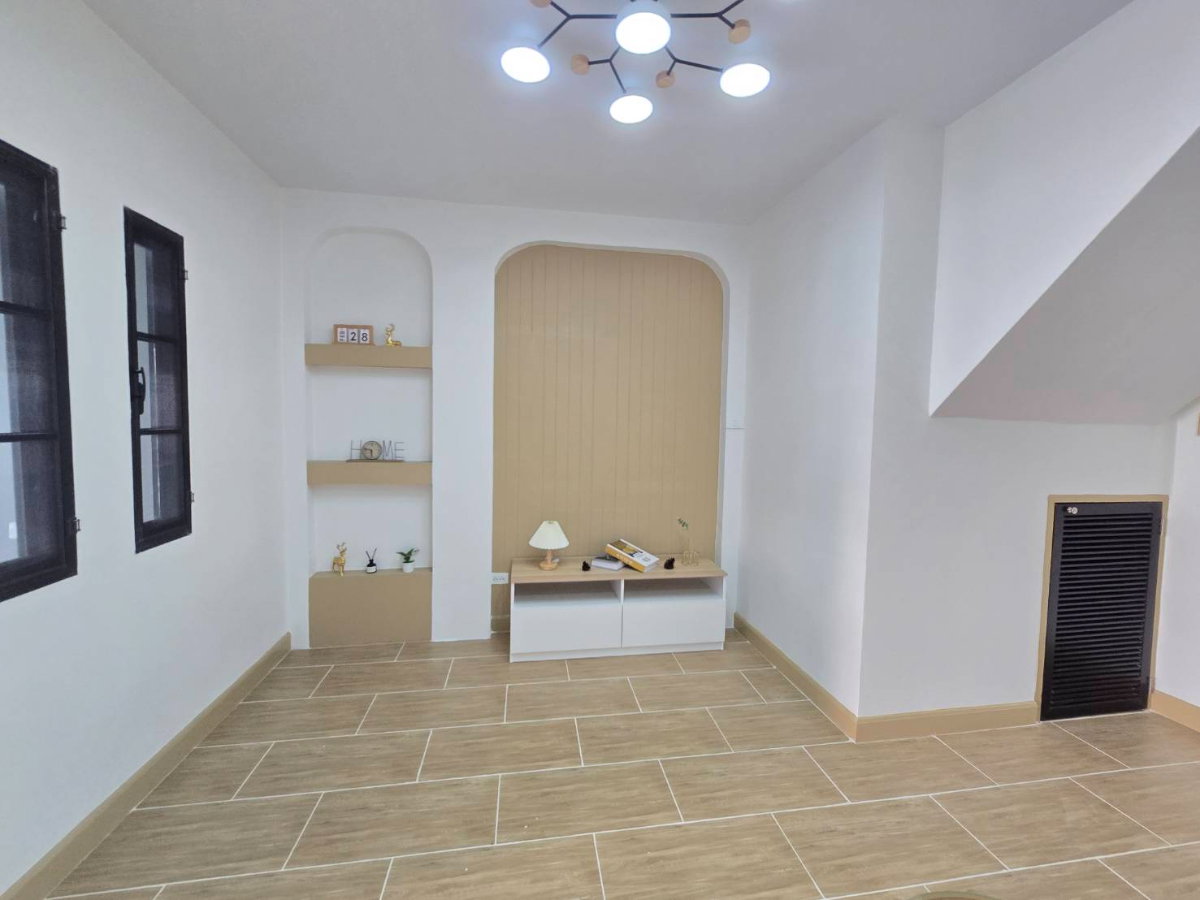 รูป ทาวน์เฮ้าส์ 2 ชั้น รีโนเวทใหม่ หมู่บ้านพีรวัส ซอยเพิ่มสิน 56 ตรงข้ามสวนน้ำสายไหม ถนนเมน ทำเลดี เดินทางสะดวก - รูปที่ 8/32