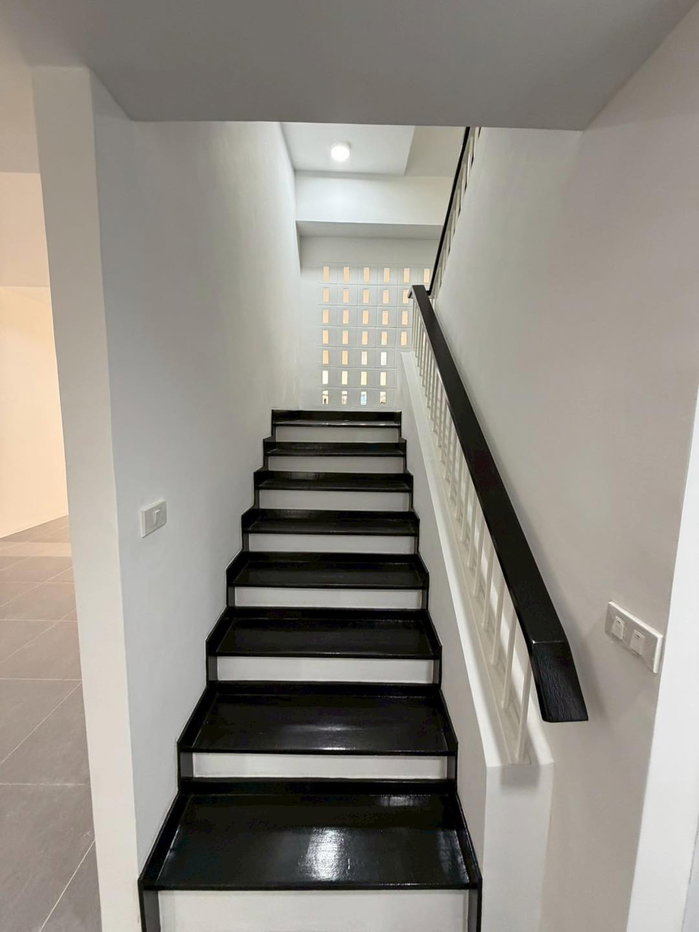 รูป ทาวน์โฮม 4.5ชั้น พร้อมลิฟต์ -สุขุมวิท101 (Sukhumvit 101) ตกแต่งใหม่พร้อมอยู่ -ทำเลใกล้ BTS ปุณณวิถี สายสีเหลือง - รูปที่ 15/56