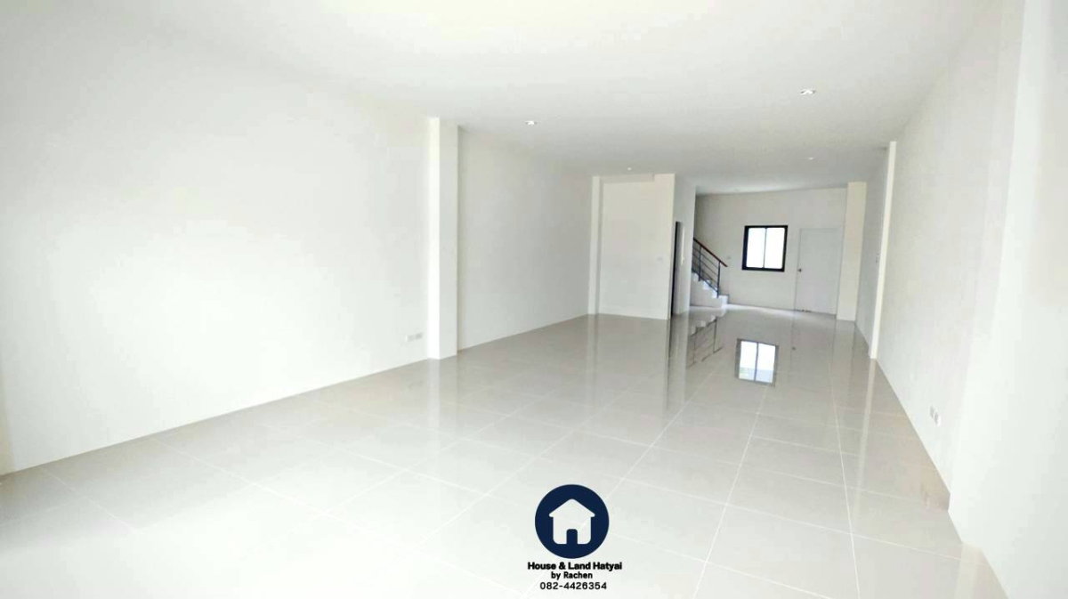 รูป ขาย ทาวน์โฮม 3 ชั้น ใจกลางเมืองหาดใหญ่ เนื้อที่ 26.3 ตร.วา เหมาะทำ home Office, คาเฟ่ ขาย 12.9 ล้านบาท - รูปที่ 8/26