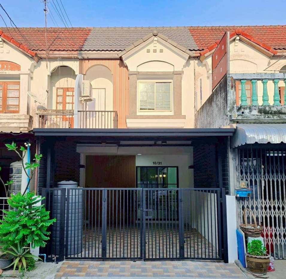 รูป ทาวน์เฮ้าส์ รีโนเวทใหม่ ทำเลดี หมู่บ้านพนาสนธิ์ 1 ถ.เลียบคลองสอง4  คลองสามวา เฟอร์นิเจอร์สวยพร้อมอยูู่ - รูปที่ 1/20
