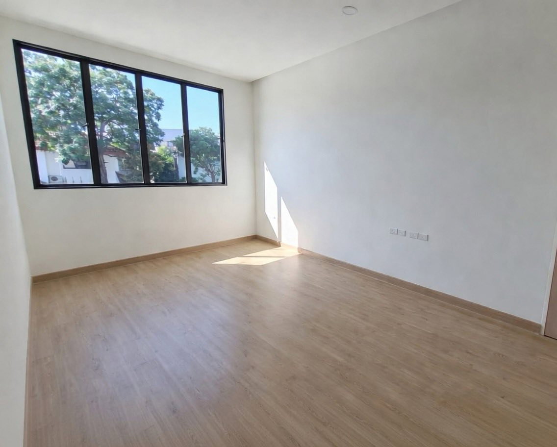 รูป WS7070 🔥 บ้านเดี่ยวหรู รัชดา 32 โปร่ง โล่ง ฟังก์ชันครบ 🔥 ใกล้ MRT ลาดพร้าว เพียง 65,000 บาท / เดือน - รูปที่ 8/9