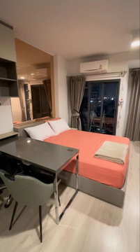 Ideo Sathorn Wongwian Yai【𝐑𝐄𝐍𝐓】🔥ห้องเรียบง่าย เฟอร์ครบ จัดวางลงตัว ใช้งานสะดวกทุกมุม🔥 ติดต่อไลน์ไอดี: @hacondo