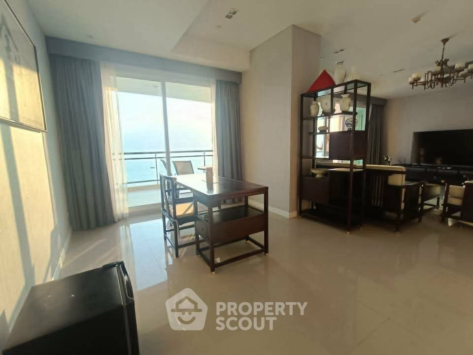 รูป คอนโด 3-ห้องนอน ที่ รีเฟล็คชั่น จอมเทียน บีช พัทยา ใกล้ เมืองพัทยา (ID 2801514) - รูปที่ 2/16