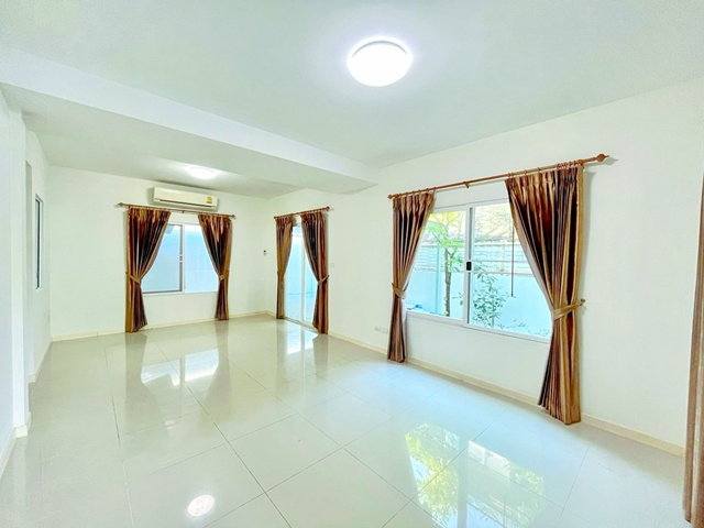 รูป บ้านเดี่ยว 2ชั้น 4 นอน 2 น้ำ เจริญพัฒนา พระยาสุเรนทร์ 30 ใกล้ BTSบางชัน 800 ม. ถ.รามอินทรา109-117 50 ตร.ว. 200 ตร.ม.ไม่ชนใคร แฟชั่น 2.5กม. - รูปที่ 5/8