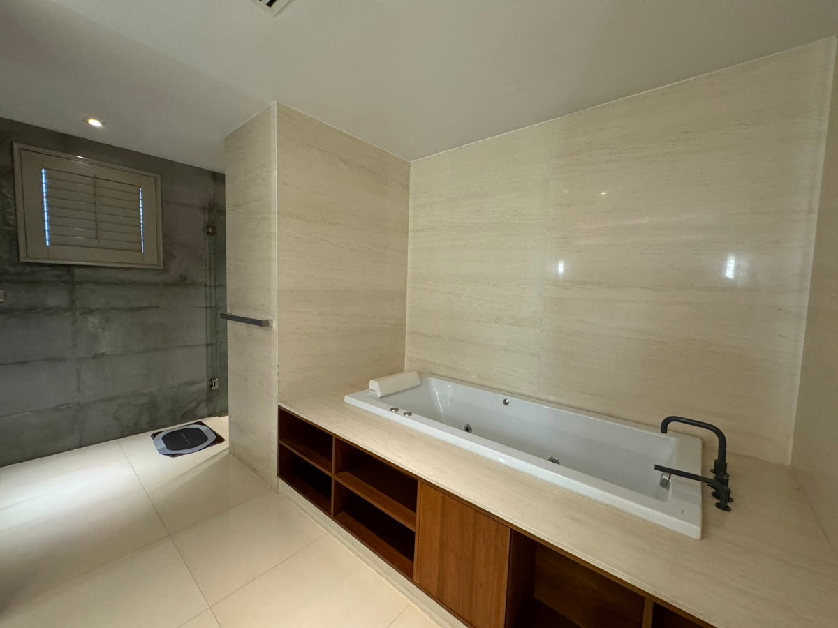 รูป FOR RENT ： The Crest Ruamrudee 🔥PRICE 🔥 150,000 BAHT/Month 🔥line :@190evxgl - รูปที่ 11/16