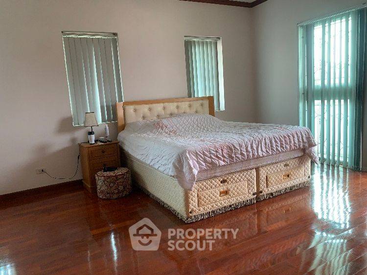picture 5-BR House near MRT Bang Rak Noi Tha It (ID 2764856) - 6/12