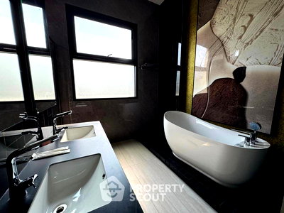 Houses for sale Bang Lamung Chonburi : 6-BR House close to Pattaya (ID 2799991)