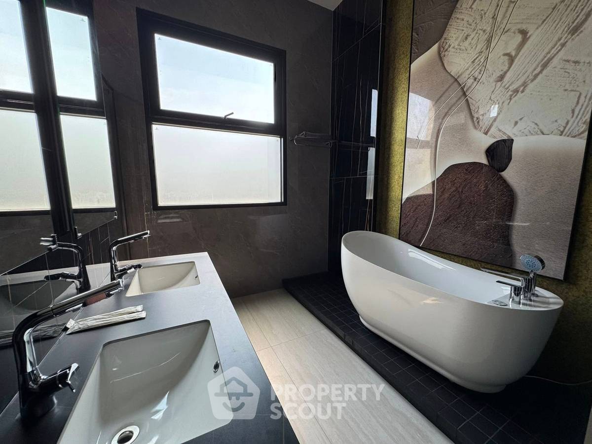 รูป บ้าน 6-ห้องนอน ใกล้ เมืองพัทยา (ID 2799991) - รูปที่ 1/27