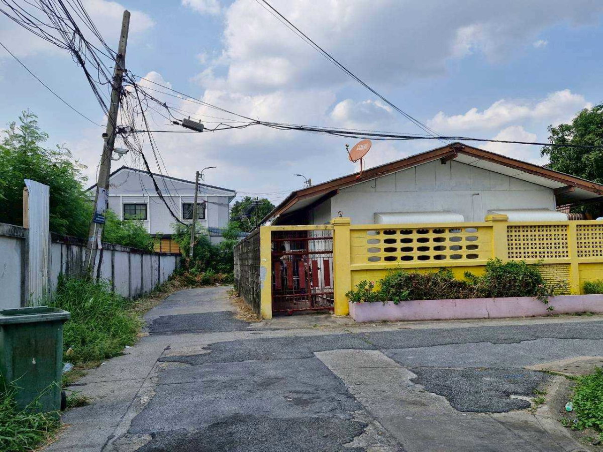 รูป ที่ดินเปล่า ทำเลดี 117 ตร.ว. รามอินทรา 27 แยก 5 เขตบางเขน  ด้านหน้าติดถนนคอนกรีต ด้านหลังติดคลอง เหมาะสร้างบ้านหรือทำออฟฟิศย่อมๆ - รูปที่ 12/17