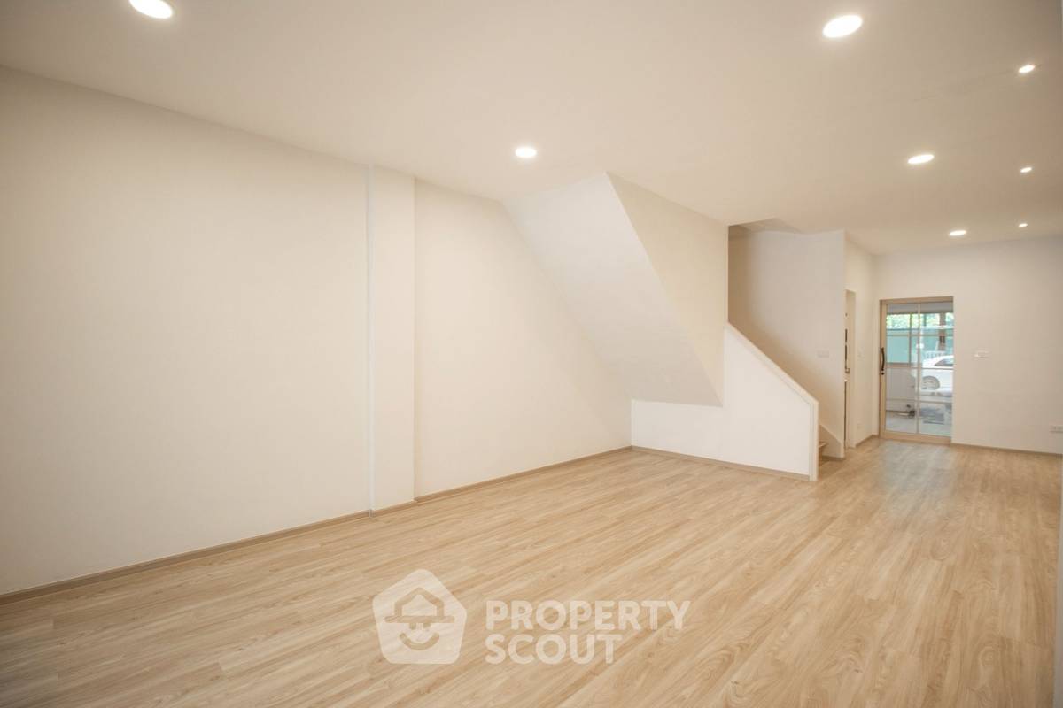 รูป ทาวน์เฮ้าส์ 3-ห้องนอน ที่ หมู่บ้านสินทวีโครงการ 8 พระราม 2 ใน จอมทอง (ID 2799479) - รูปที่ 11/26